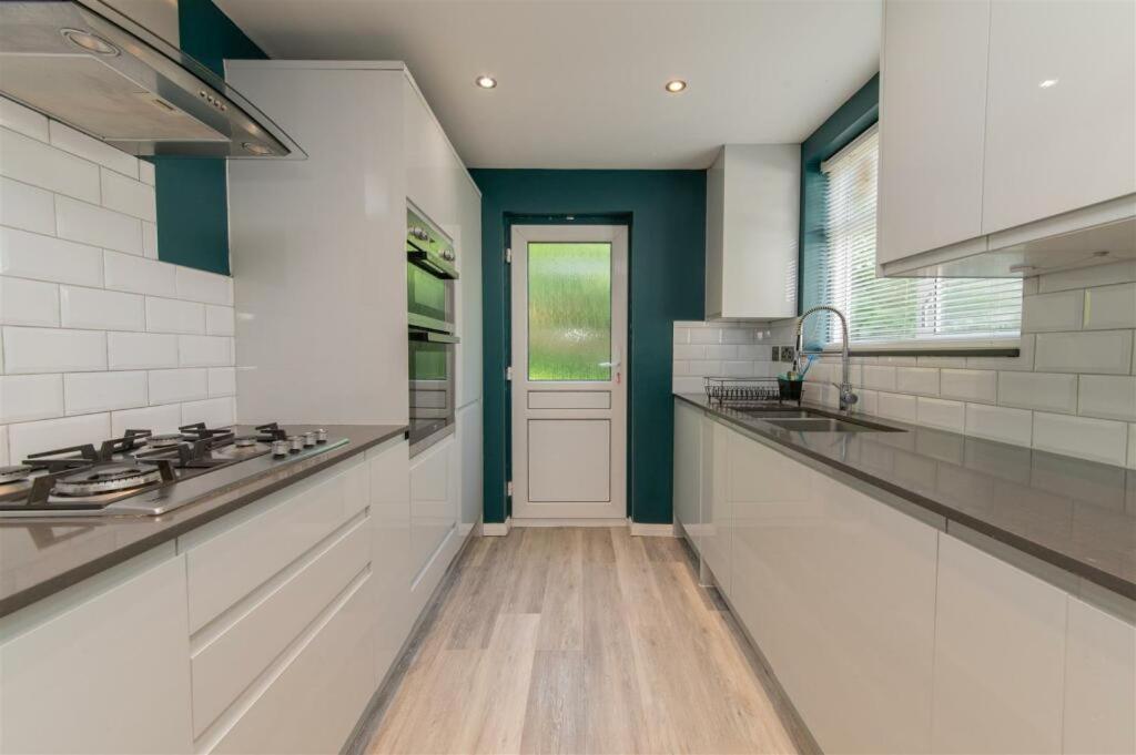 Vibrant & Stylish Mill Hill East Pad Apartment Hendon Exterior photo
