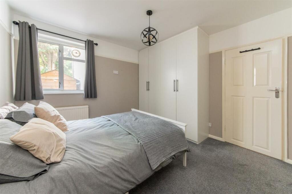 Vibrant & Stylish Mill Hill East Pad Apartment Hendon Exterior photo